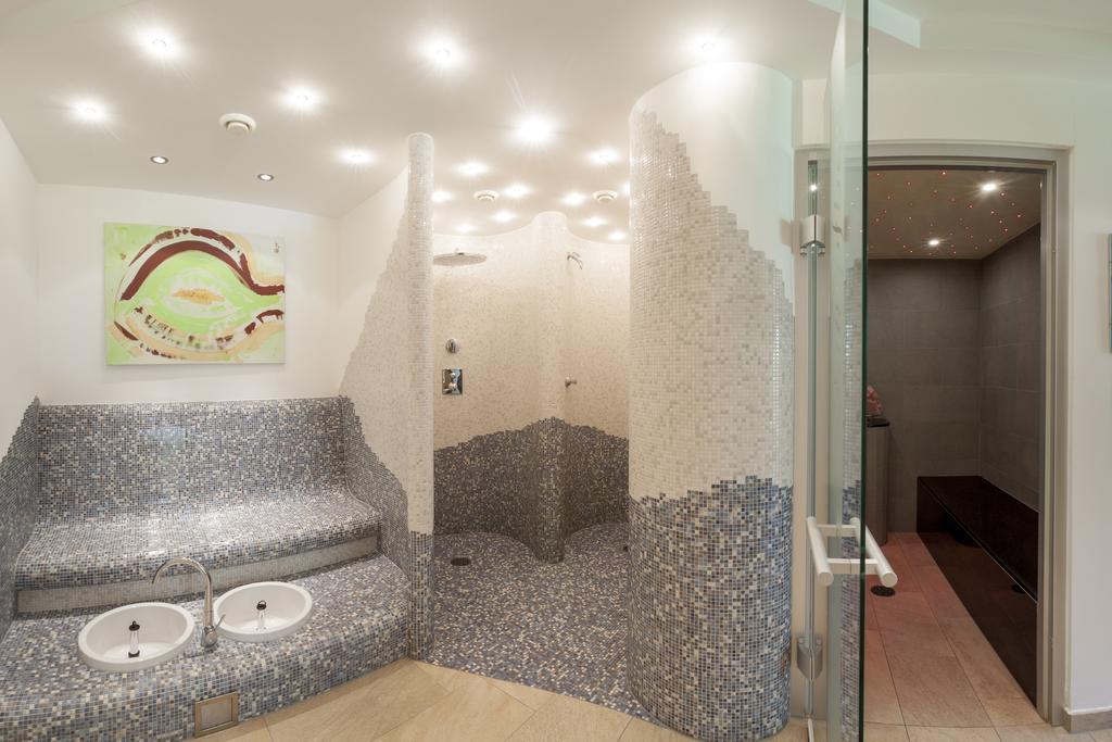 Alpenhotel Badmeister Флаттах Екстер'єр фото